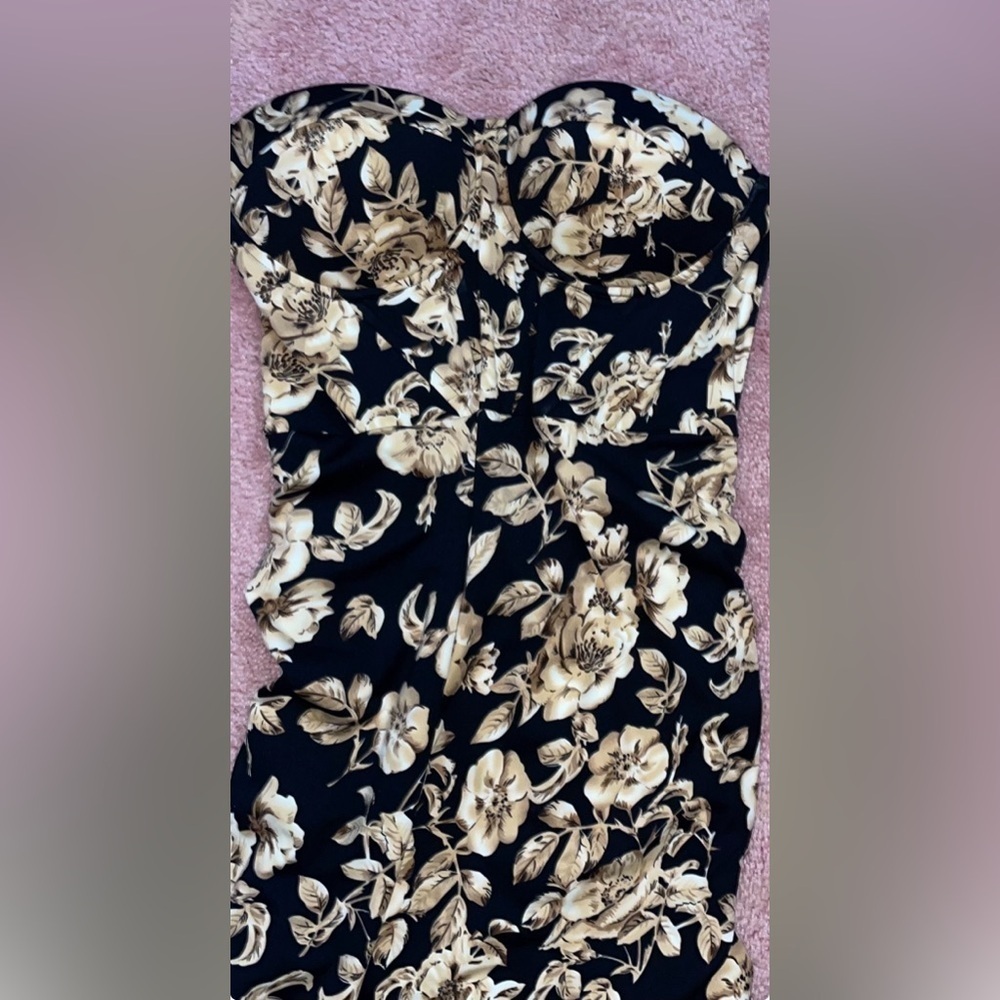 NEW- 1X Black & gold Floral Print 
COLD OFF SHOULDER 
SEXY CORSET DRESS - Picture 5 of 6